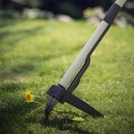 1020127-FiskarsEMEA-05-white-weed-puller.jpg