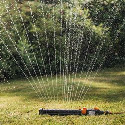 1027028-FiskarsEMEA-02-on-off-oscilating-sprinkler.jpg 1027028-FiskarsEMEA-02-on-off-oscilating-sprinkler.jpg