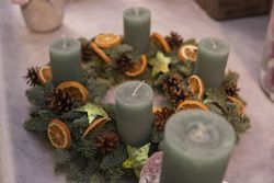 adventskranz-nobilis-gestaltungsbeispiel.jpg adventskranz-nobilis-gestaltungsbeispiel.jpg
