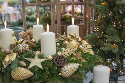 adventskranz-nordmann-tanne-gestaltungsbeispiel-2.jpg adventskranz-nordmann-tanne-gestaltungsbeispiel-2.jpg