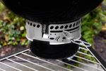 Summit-Kamado-E6-Ash-Catcher-2-rgb-Weber-Summit-Kamado-E6-Holzkohlegrill.jpg