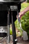 Summit-Kamado-E6-Tool-Hooks-1-rgb-Weber-Summit-Kamado-E6-Holzkohlegrill.jpg
