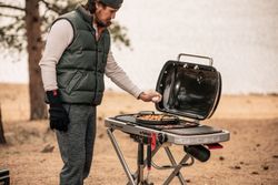 9010004YP-Camping-2-rgb-Weber-Traveler-Gasgrill.jpg 9010004YP-Camping-2-rgb-Weber-Traveler-Gasgrill.jpg