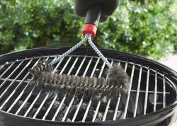 6277Y3-rgb-Weber-Dreiseitige-Grillbuerste-30cm.jpg 6277Y3-rgb-Weber-Dreiseitige-Grillbuerste-30cm.jpg