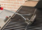 6278Y1-rgb-Weber-Dreiseitige-Grillbuerste-46cm.jpg