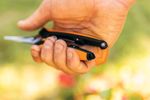 Fiskars-Garden-Action-Curved-Micro-Tip-Pruning-snips-SP160-1063325--3-.jpg