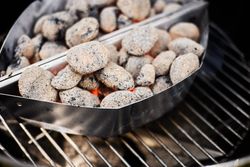 Weber-Kokosbriketten-IMG-1352.jpg Weber-Kokosbriketten-IMG-1352.jpg