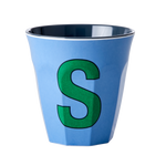 4122220-MELCU-ALPSB-RICE-Melaminbecher-mit-dem-Buchstaben-S-New-Dusty-Blue-Medium-250ml.png