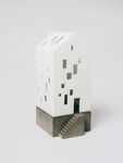 4123094-RA17513-raeder-Lichthaus-kleines-Apartmenthaus-mit-Betonsockel-9-5x8x19cm.jpg
