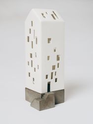 4123095-RA17514-raeder-Lichthaus-Apartmenthaus-mit-Betonsockel-9-5x9-5x26-5cm.jpg 4123095-RA17514-raeder-Lichthaus-Apartmenthaus-mit-Betonsockel-9-5x9-5x26-5cm.jpg