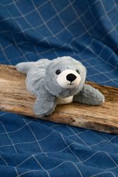 4123536-GR01236-Warmies-Seehund_4.jpg 4123536-GR01236-Warmies-Seehund_4.jpg