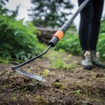 1000682-FiskarsEMEA-03-quikfit-hoe-3-functions.jpg