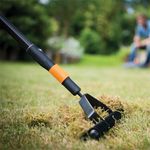 1000655-FiskarsEMEA-03-quikfit-aerator-rake.jpg